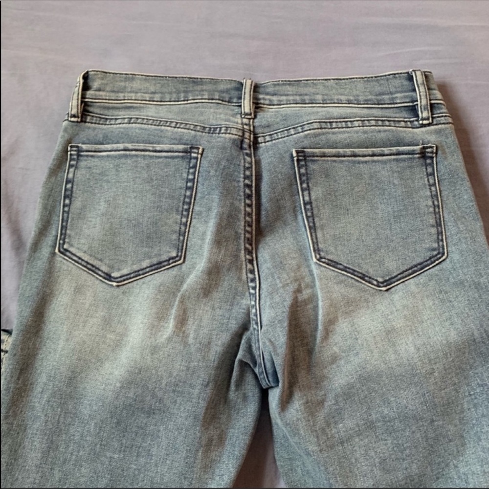 New York and Company Soho Legging Crops - Picture 3 of 6